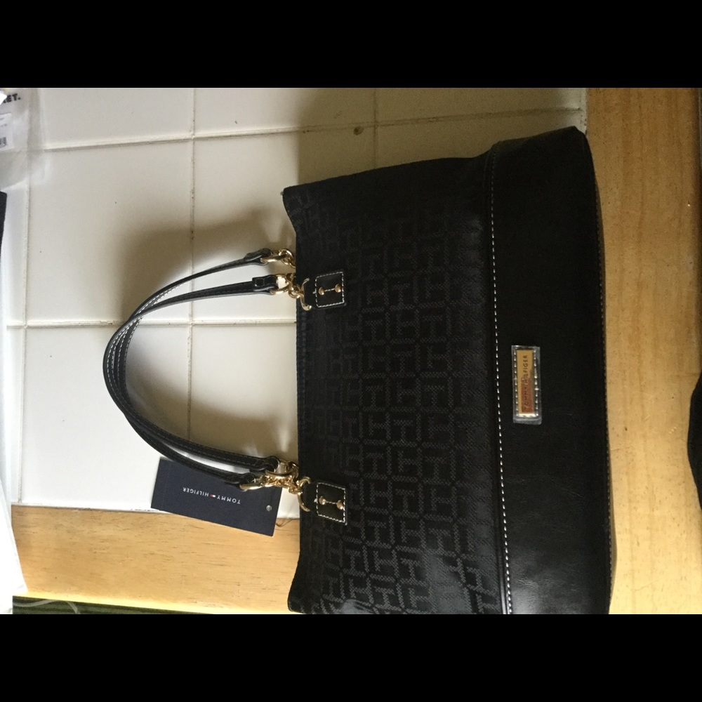 ❌SOLD❌ Women’s Tommy Hilfiger Bag